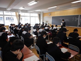 B組